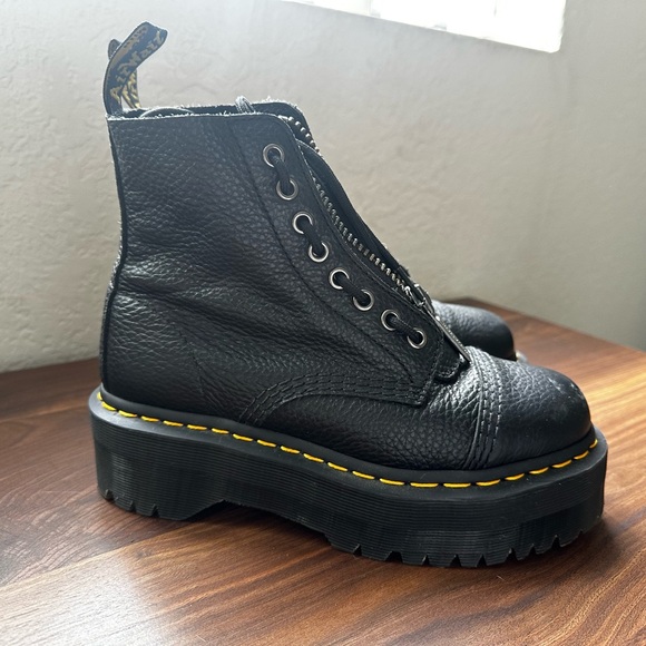 Doc martens in GREAT condition! - Picture 3 of 3